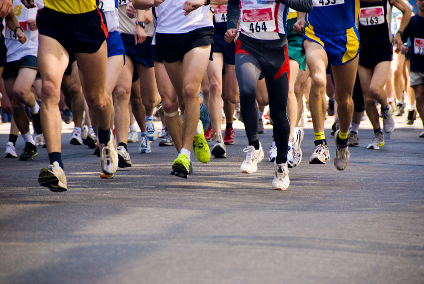 Läufergruppe während eines Marathons